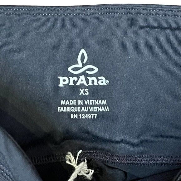 prAna Chakara Legging Shorts Size XS Black Mid-Rise Fitted Stretch 24X15 - Picture 5 of 8